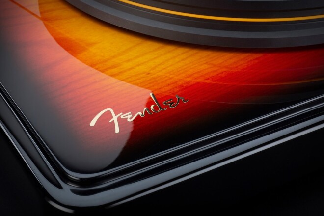 MoFi X Fender PrecisionDeck